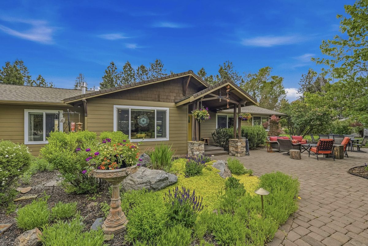 21721 Filly Court, Bend — 1.19-acre ranch in Dobbin Acres