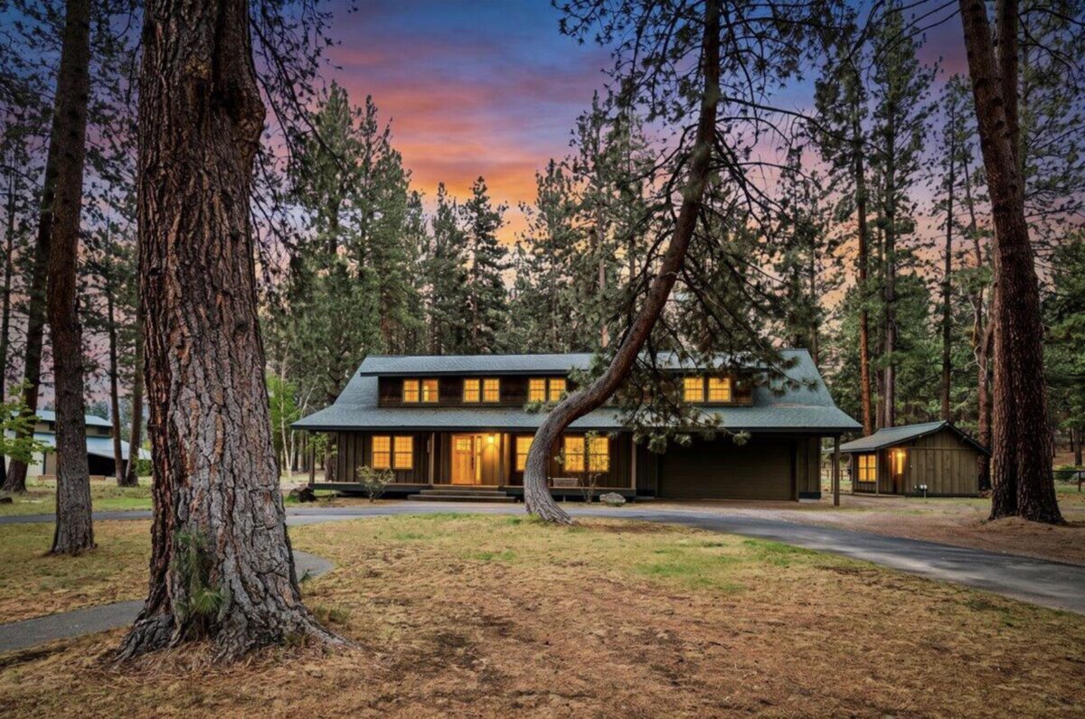 20735 Mini Lane, Bend — craftsman home on 3.2 acres