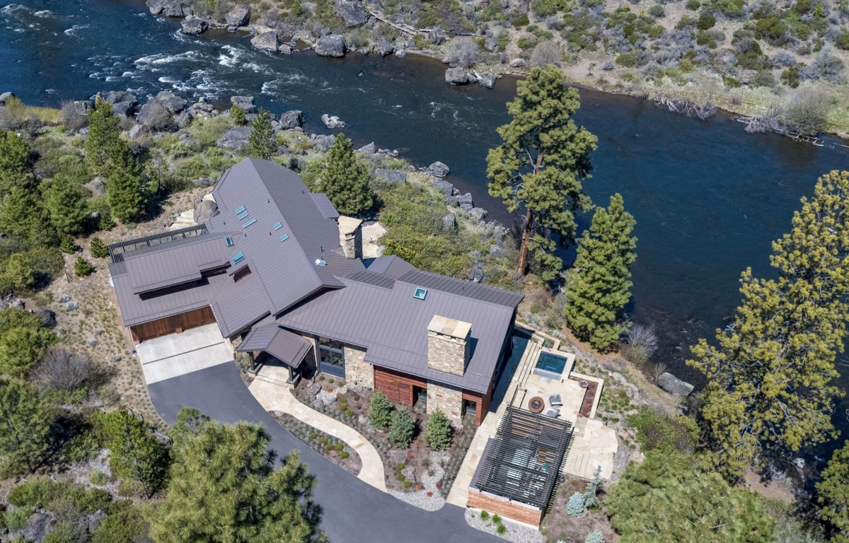 19472 Pine Drive, Bend — Deschutes riverfront estate